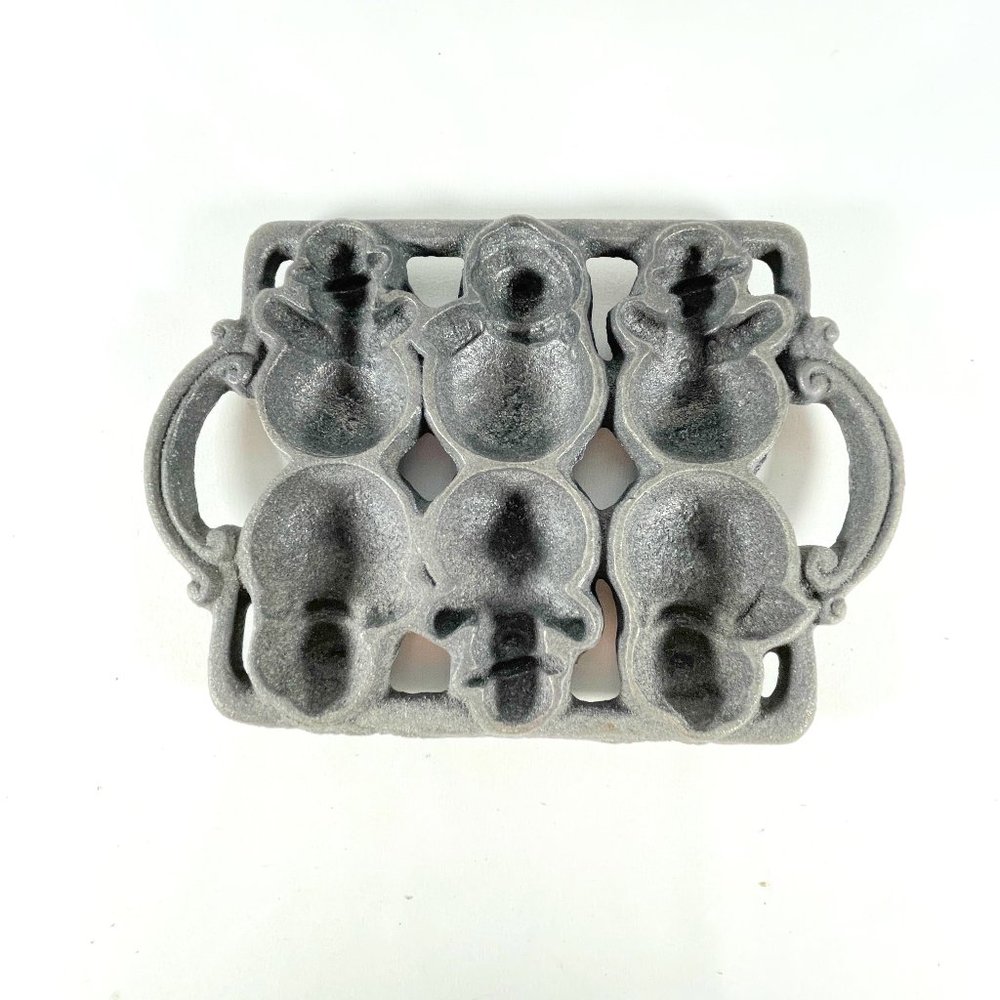 New JOHN WRIGHT Durable Cast Iron Snowmen Muffin Baking/Chocolate Mold/Pan